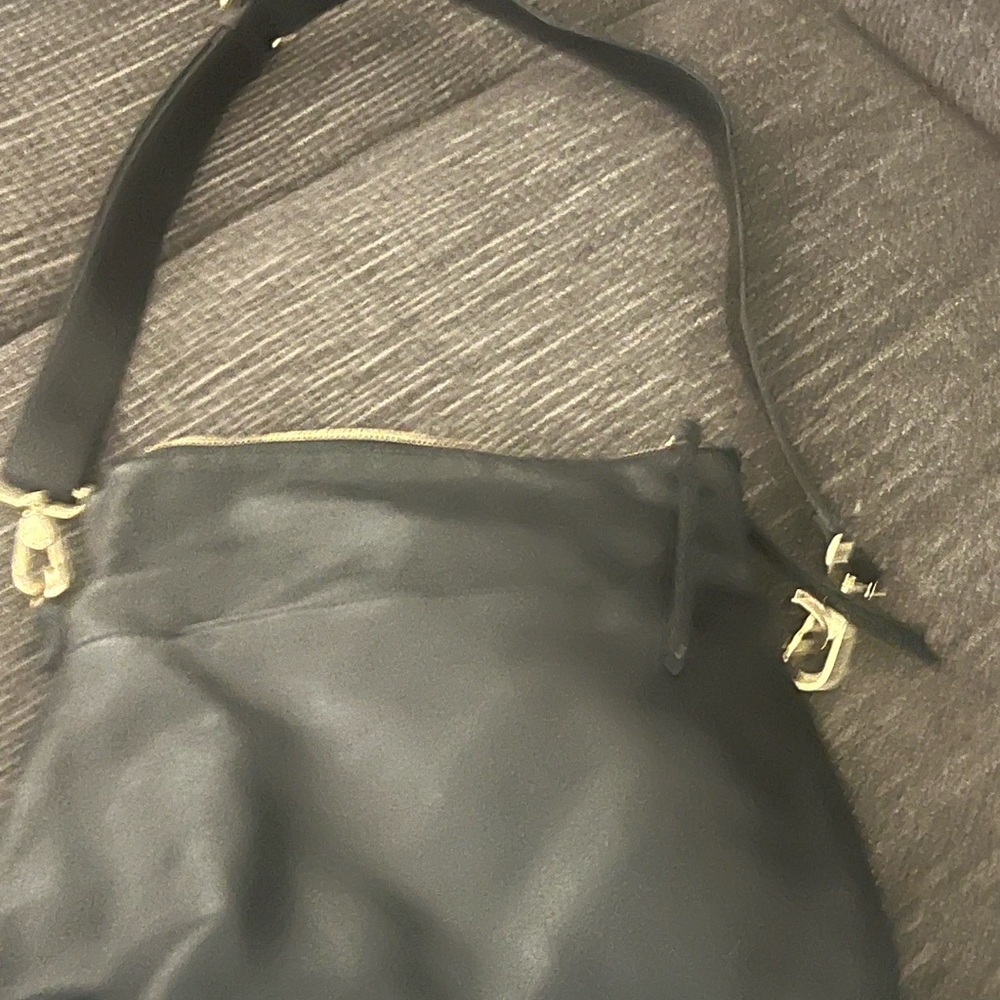 Elegant Black Leather Shoulder Bag